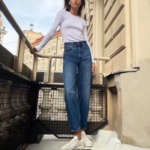 Aritzia -  Denim forum “Gia high rise carrot 27W 28L”